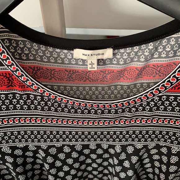 Black and red dress - Picture 2 of 3